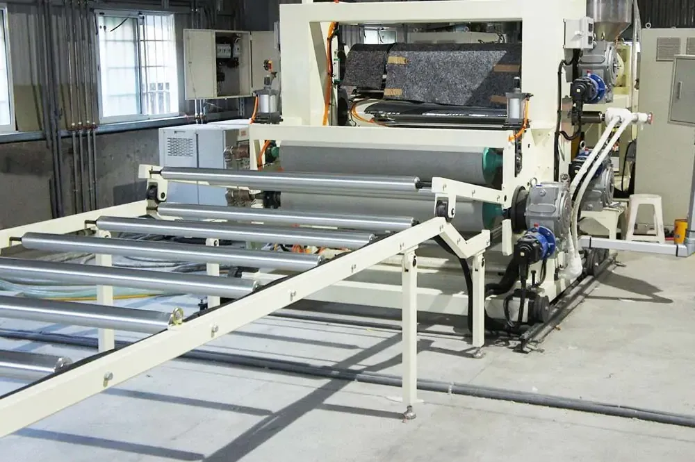 Extrusion Molding Line 03